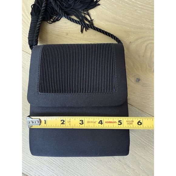 Vintage 80’s Lord and Taylor Black Textured Small Rope Tassel Crossbody Bag - Picture 5 of 12